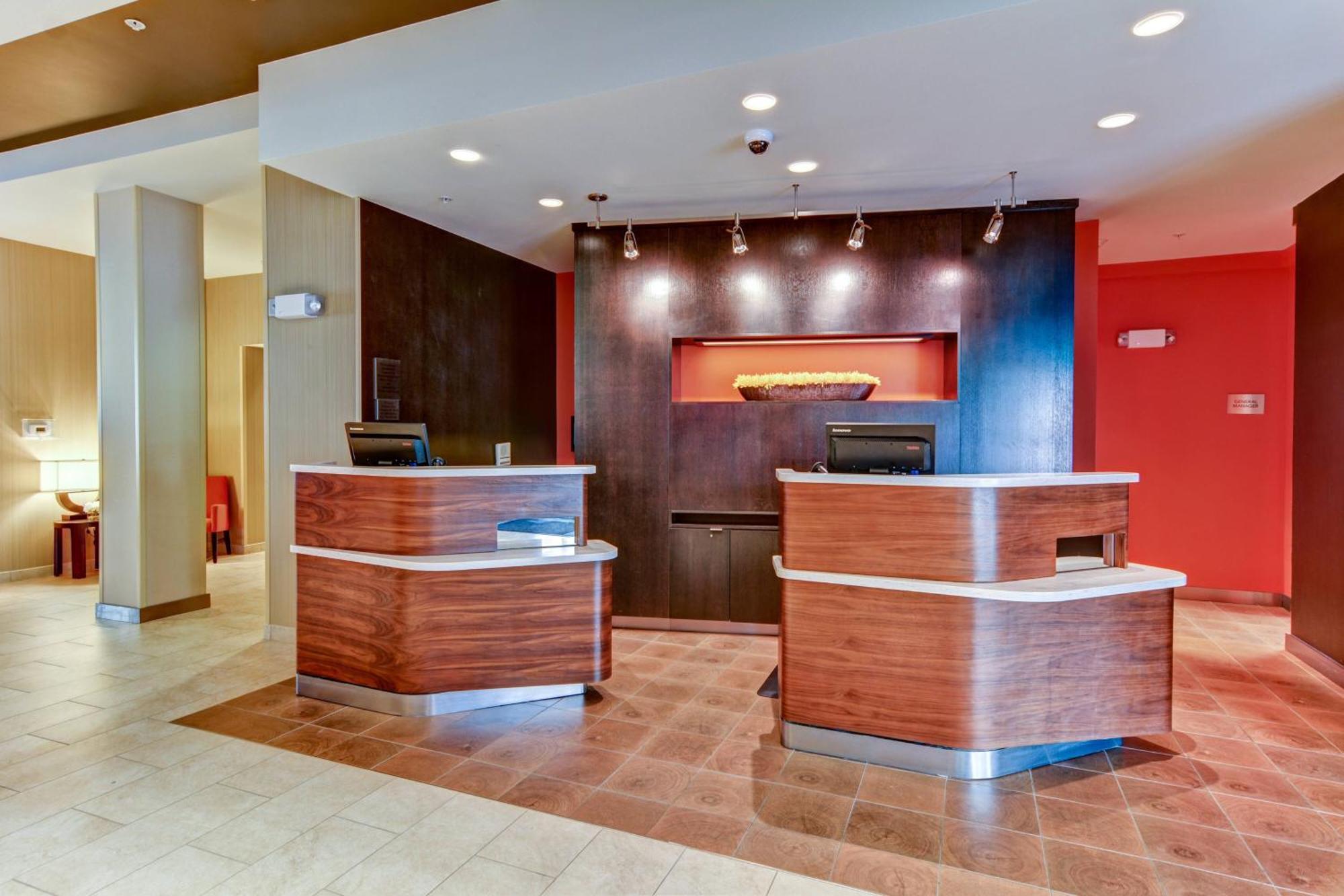 Courtyard By Marriott Bridgeport Clarksburg Hotel Exterior photo